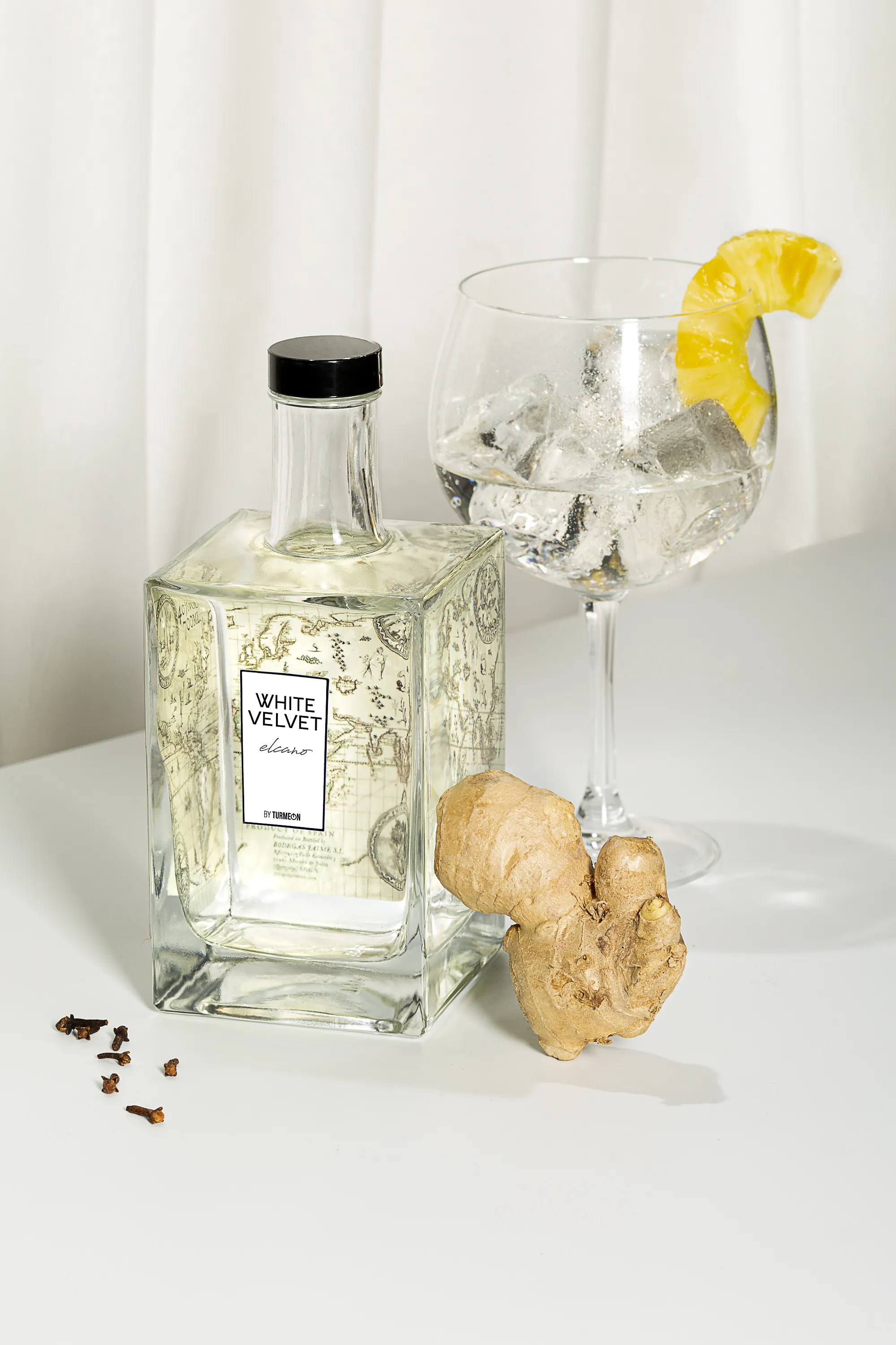 Bodegón de White Velvet con jengibre y botánicos